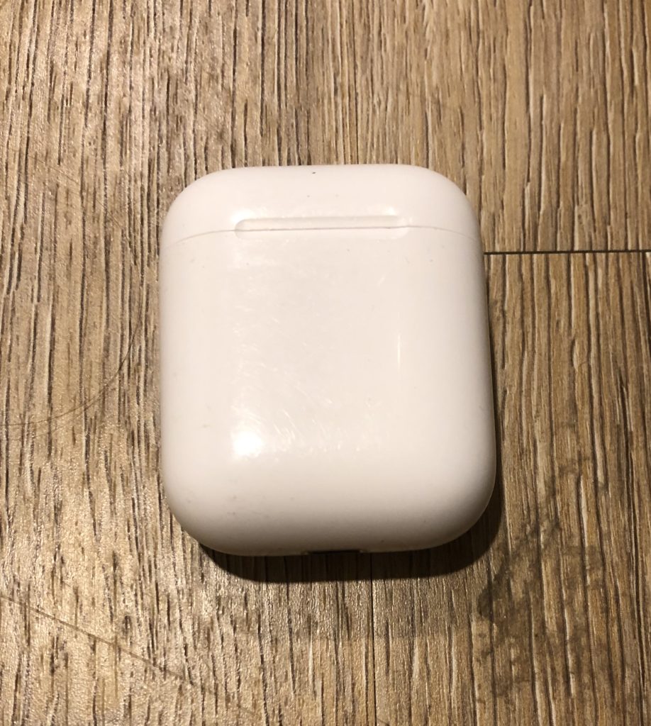 Apple Airpods.