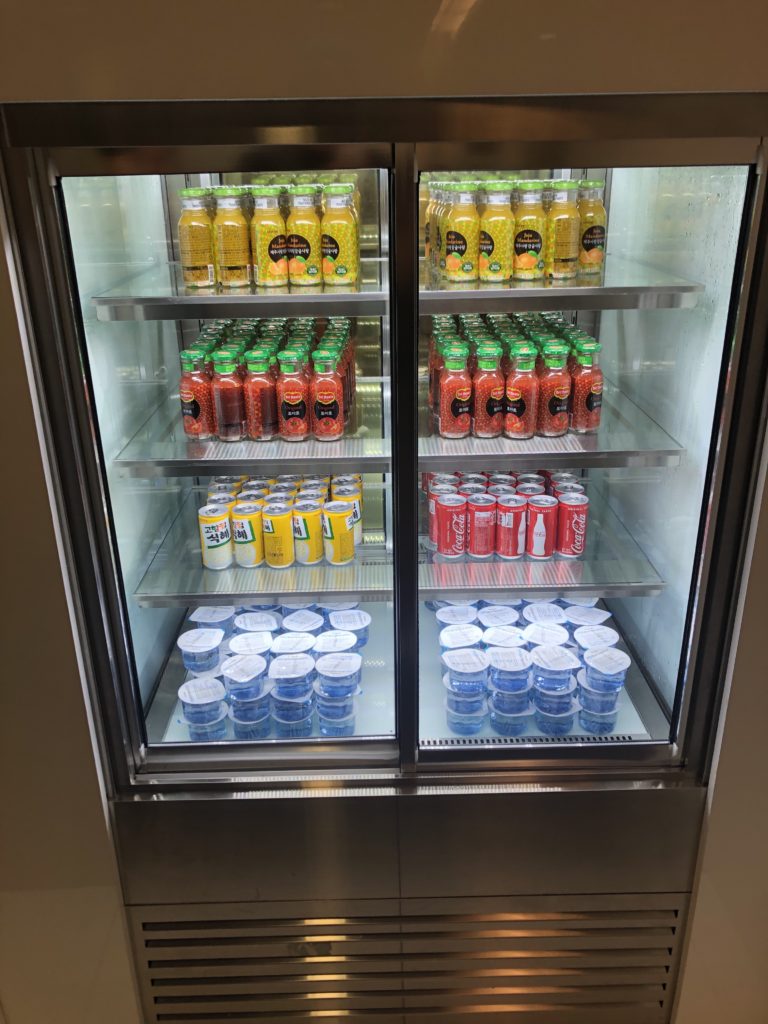 Drinks fridge - KAL Business Lounge