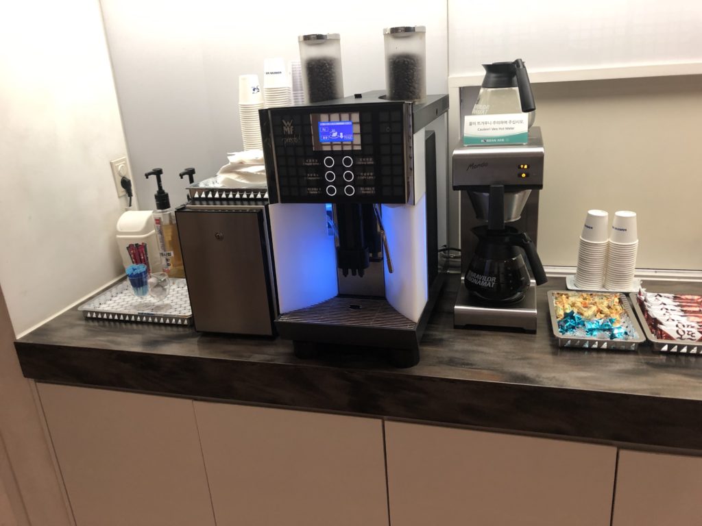 Coffee station - KAL Business Lounge