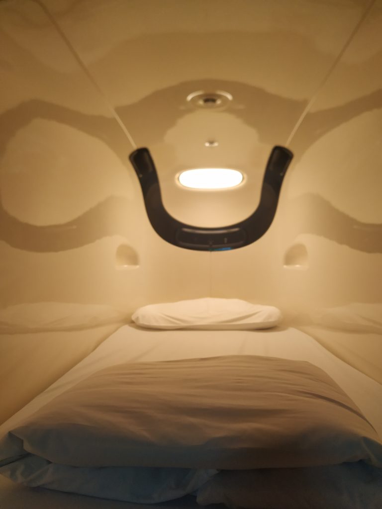 Capsule - 9 Hours hotel